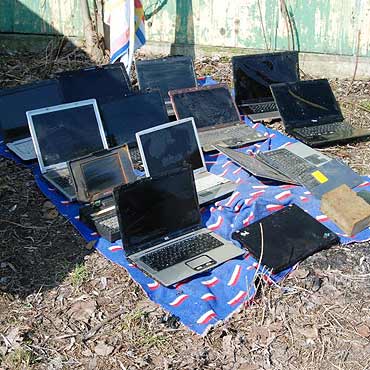 Policjanci znaleźli laptopy na dnie Odry