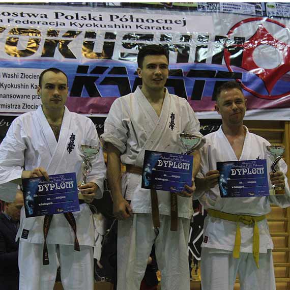 Karatecy  Mistrzostwach Polski P�nocnej Polskiej Federacji Kyokushin Karate