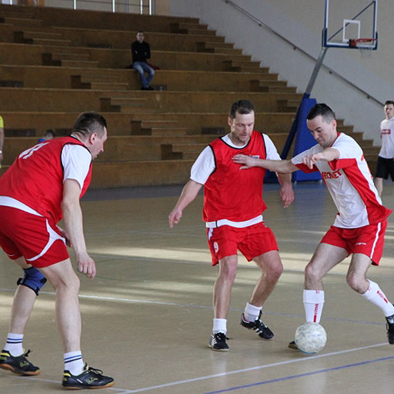 XVI FINA� KALF: Medicina zagra z Repro Service Pol.!