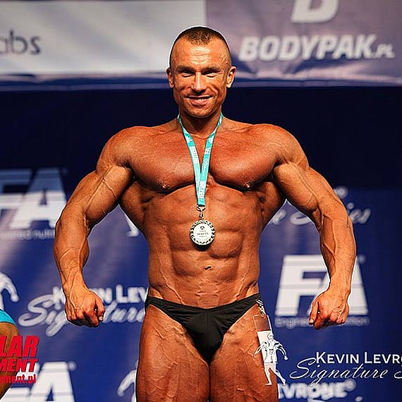 Szczeciński policjant na najwyższym podium w kulturystyce