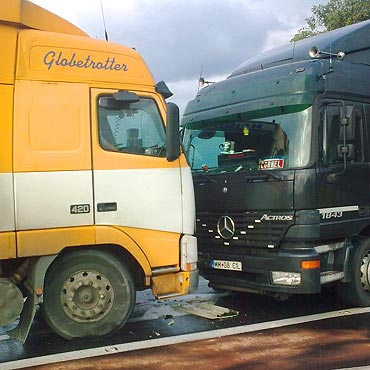 Zderzenie dw�ch tir�w