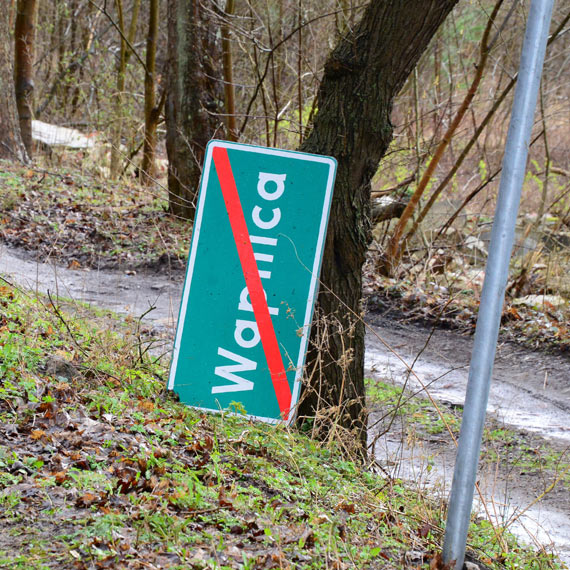 W gminie Mi�dzyzdroje wandale odkr�caj� znaki drogowe
