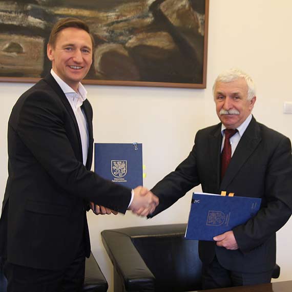 Czaplinecki ratusz wypi�knieje