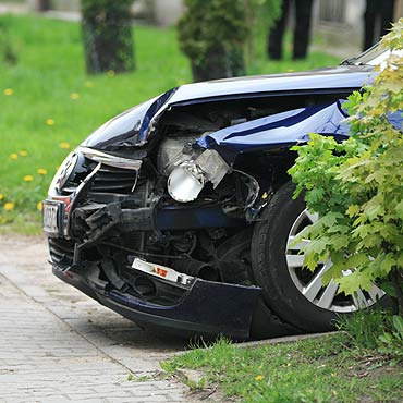 Kamie� Pom.: Volkswagenem wjecha�a w matiza