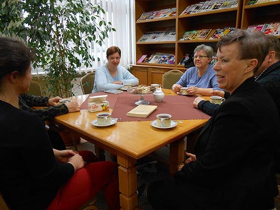 Spotkanie Klubu Mi�o�nik�w Ksi��ki