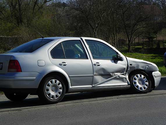 Kraksa samochodowa na Dziwnowskiej