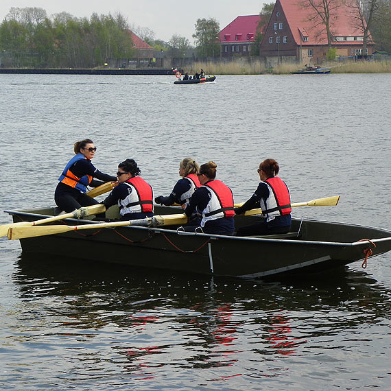 Regaty łodzi monotypowych sztandarową imprezą pierwszomajową w Dziwnowie