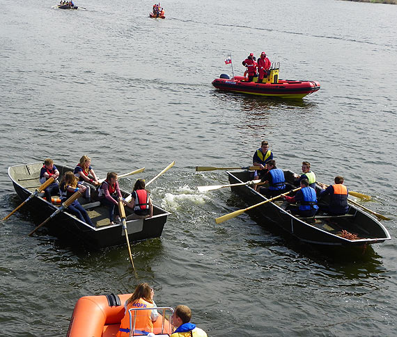 Regaty łodzi monotypowych sztandarową imprezą pierwszomajową w Dziwnowie