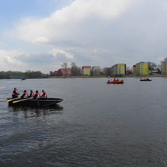 Regaty łodzi monotypowych sztandarową imprezą pierwszomajową w Dziwnowie