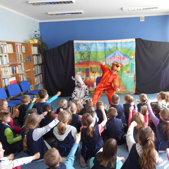 Teatr „Duet” z Krakowa  w Bibliotece w Kamieniu Pomorskim