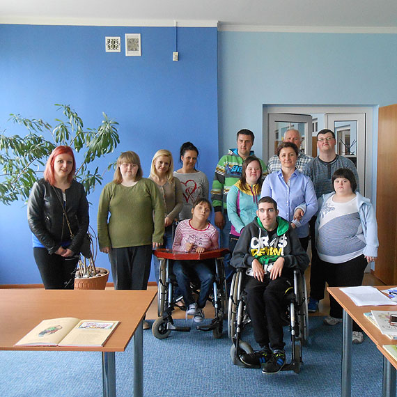 Uczniowie Szko�y Przysposabiaj�cej do Pracy odwiedzili bibliotek�