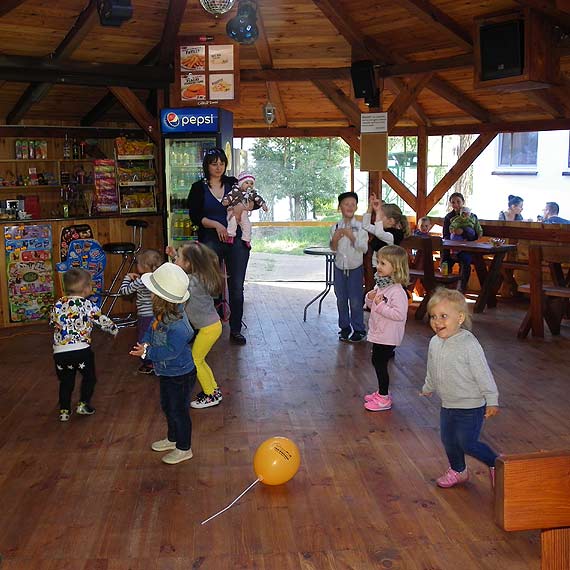 W Dziwn�wku dzieci uczy�y si� czarowa� (sic)