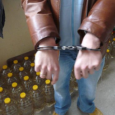 Policjanci zlikwidowali nielegaln� rozlewni� alkoholu