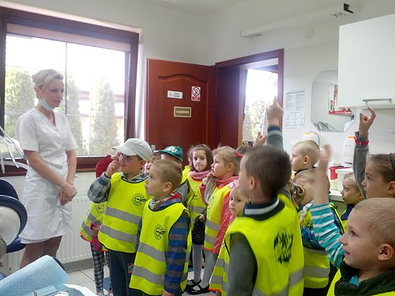 Przedszkolaki z Kamienia przekona�y si� �e dentysta nie jest taki straszny!