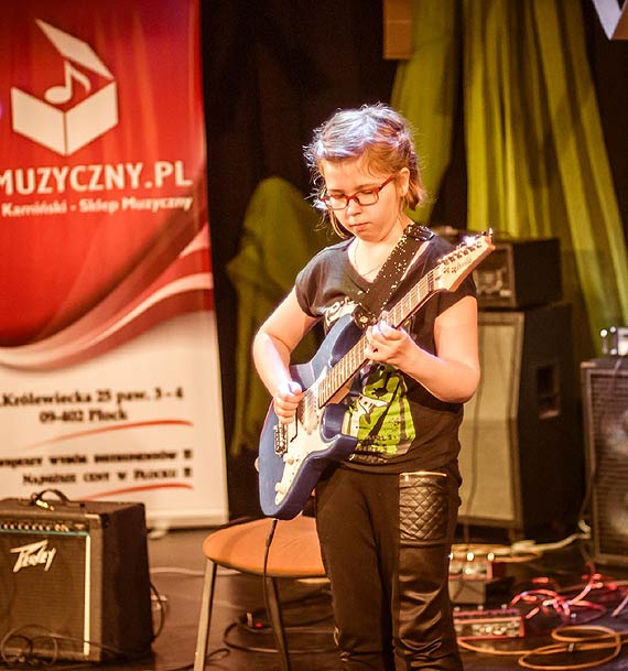 Kamie�skie gitarzystki na P�ockich Konfrontacjach Gitarowych