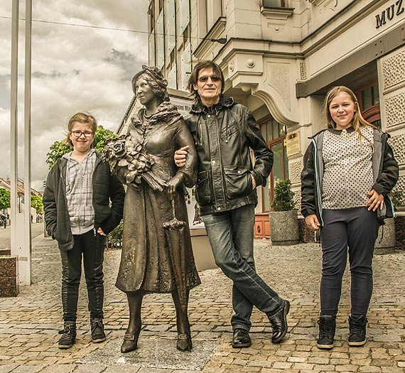 Kamie�skie gitarzystki na P�ockich Konfrontacjach Gitarowych