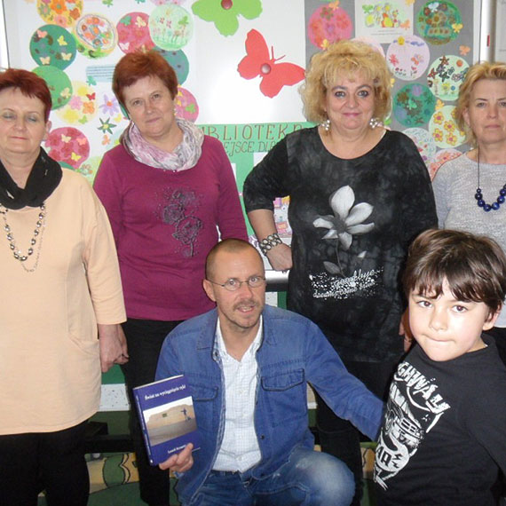 Spotkanie w bibliotece w Dziwnowie z podr�nikiem Leszkiem Szczasnym