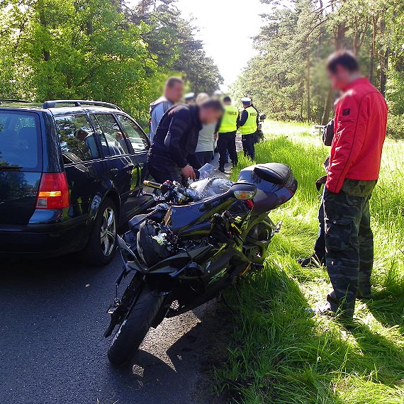 Kolejny wypadek drodze wojew�dzkiej 102 pomi�dzy Ko�czewem a �wi�tou�ciem