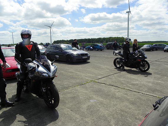 Wy�cigi na ¼ mili w �niatowie 