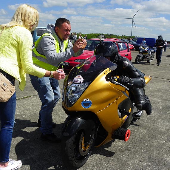 Wy�cigi na ¼ mili w �niatowie 