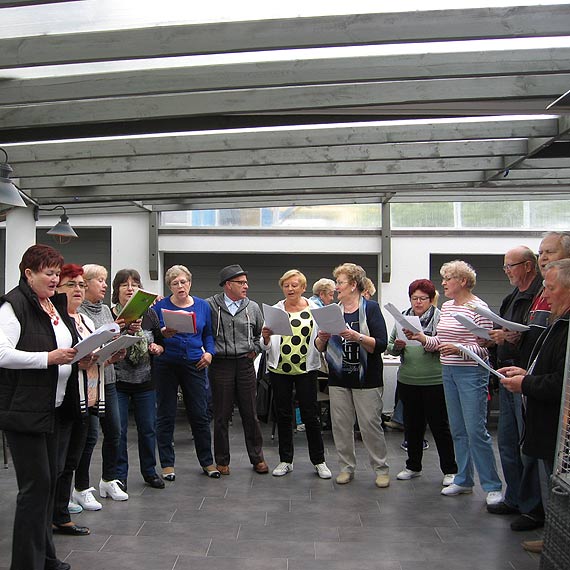 Impreza integracyjna  w Trz�saczu