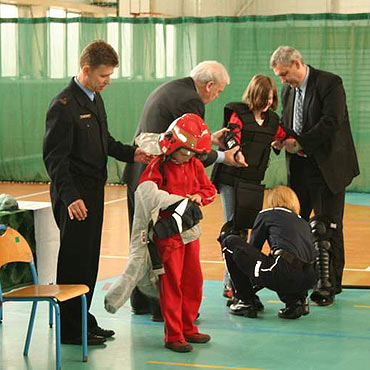 Alfred odwiedził dzieci w kamieńskich szkołach