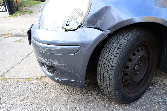 Kraksa na Le�nej w Mi�dzyzdrojach. Nie ust�pi�a pierwsze�stwa przejazdu i uderzy�a w citroena