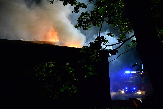 Sp�on�� magazyn w pobli�u du�ego sklepu