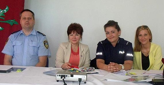 Uzale�nienia i zagro�enia spo�eczne- czyli �wiat w kt�rym �yjemy