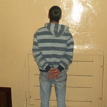 Bandyci skopali 21-latka. Chcieli mu ukraść samochód