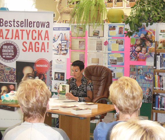 W poniedzia�ek 8 czerwca spotkali�my si� w Miejskiej Bibliotece Publicznej w Dziwnowie, ca�y rok oczekiwan� Pani� Tanya Valko