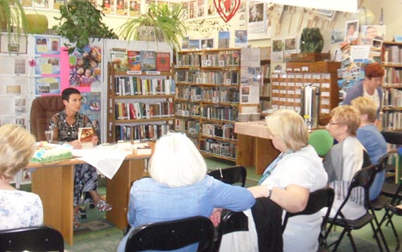 W poniedzia�ek 8 czerwca spotkali�my si� w Miejskiej Bibliotece Publicznej w Dziwnowie, ca�y rok oczekiwan� Pani� Tanya Valko