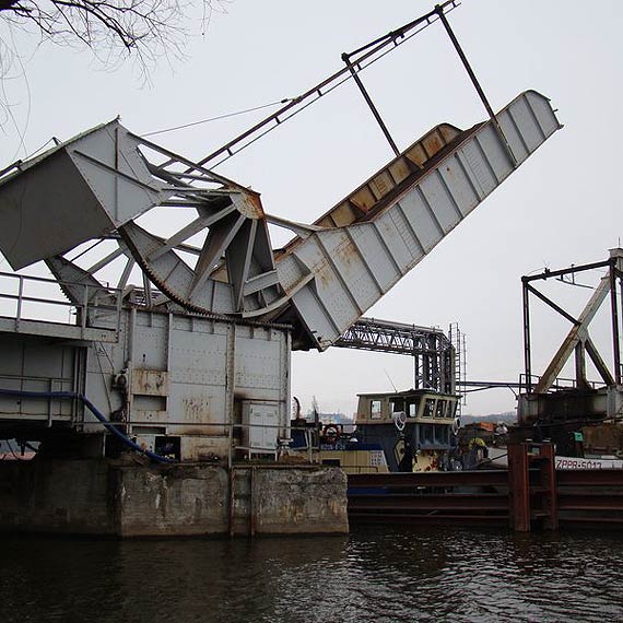 W lipcu koniec prac na kolejowym mo�cie zwodzonym w Szczecinie