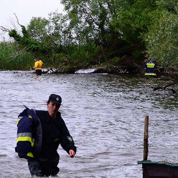 �eglarz wypad� za burt� z jachtu. Trwa akcja ratownicza!
