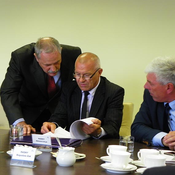 Nie ma absolutorium bo tak zdecydowali radni powiatu kamie�skiego