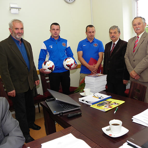 Na sesji w Wolinie kwiaty dla Skrzy�skiego i Vinety