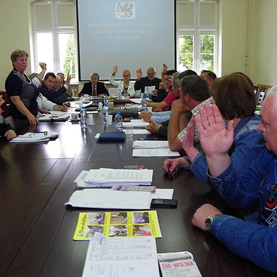 Eugeniusz Jasiewicz burmistrz Wolina otrzyma� absolutorium za 2014 rok