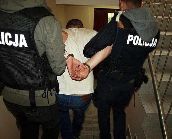 Areszt za rozboje na stacjach benzynowych