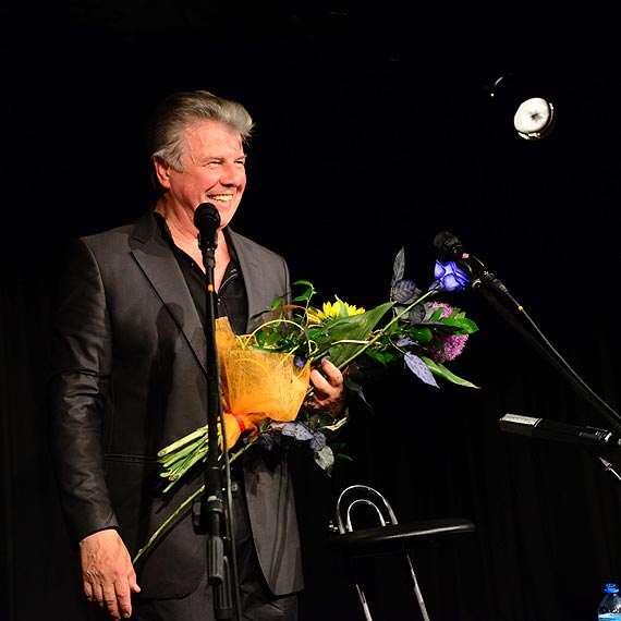 Emilian Kami�ski zaprosi� do rozmowy!