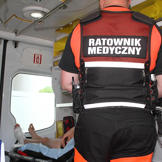Szk�o na pla�y zrani�o pla�owicza