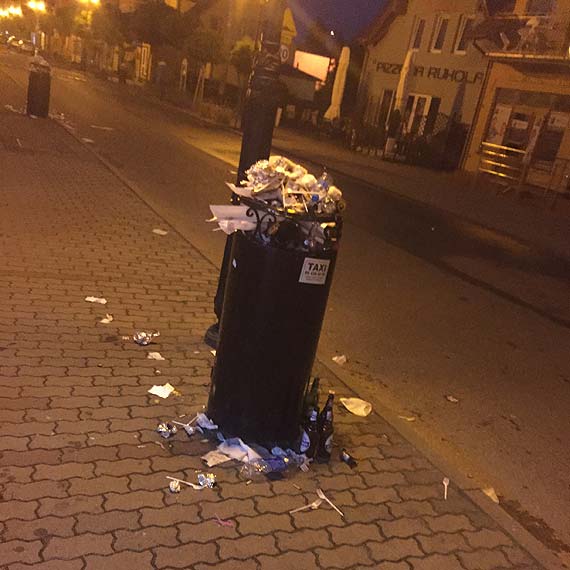 Obrazki z wakacji- �mieci, �mieci, �mieci....