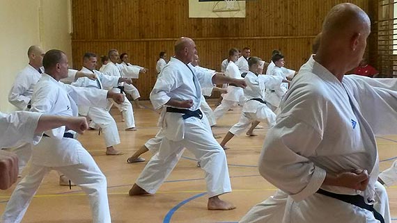 Kadra Polski w karate w Domu Wczas�w Dzieci�cych w Mi�dzyzdrojach 