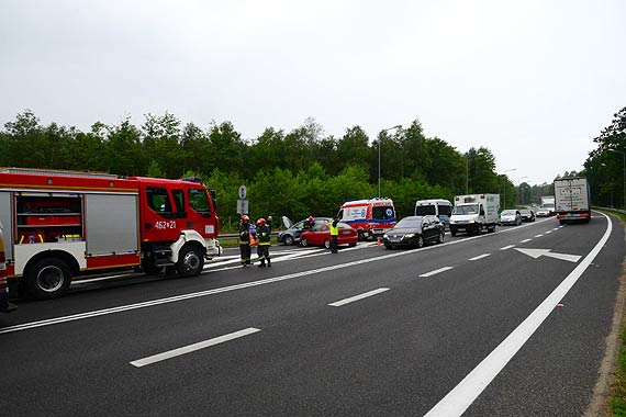 Wypadek na krajowej 3. Kierowca renault jecha� pod pr�d?