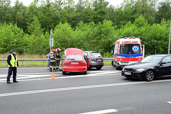 Wypadek na krajowej 3. Kierowca renault jecha� pod pr�d?