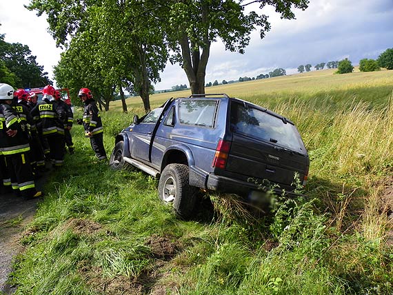 O krok od tragedii. Nissan dachowa� w okolicach Kretlewa