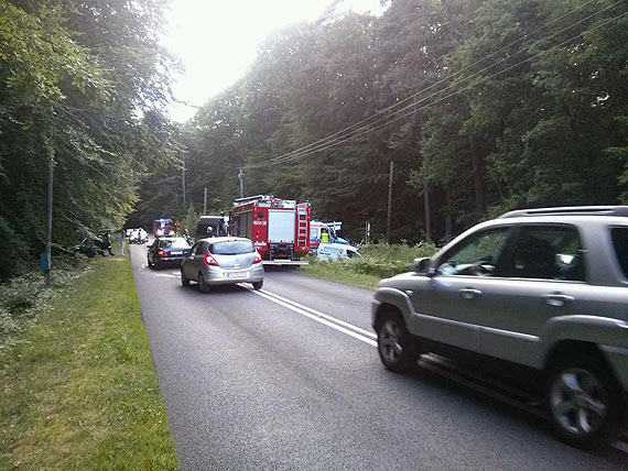 Wyprzedza� na zakr�cie. To ju� kolejny wypadek motocyklisty ko�o Grodna II. Motocyklista zosta� przetransportowany do szpitala w Szczecinie