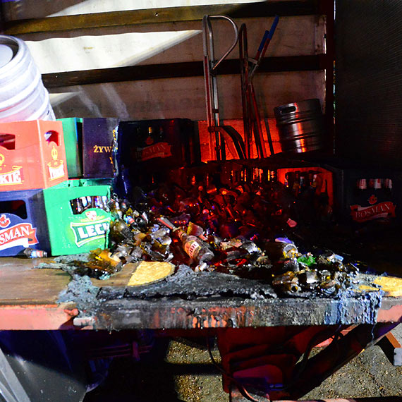 Samoch�d dostawczy p�on�� w Mi�dzyzdrojach. Podpalenie?