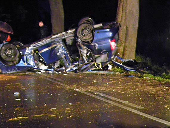 Śmiertelny wypadek pomiędzy Wolinem a Uninem, nie żyją 2 osoby. Cała droga jest zablokowana