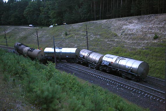 Nie wiadomo, ile potrwa naprawa toru. Zobacz film dzie� po katastrofie!