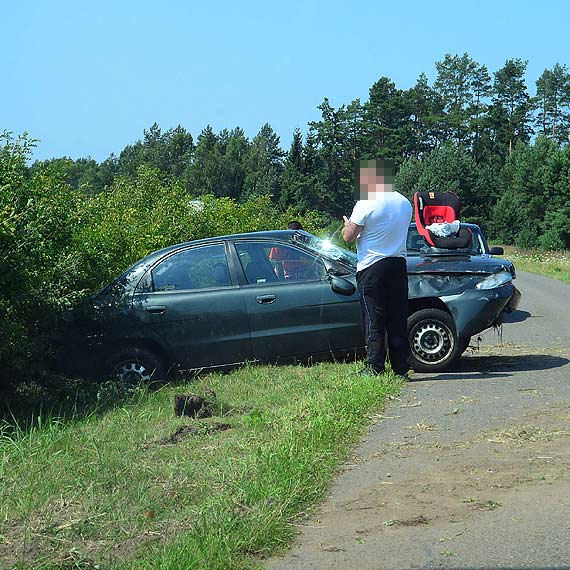 Kolizja w Dargob�dzu. �winouj�cianin przelecia� przez barierki i wjecha� do rowu